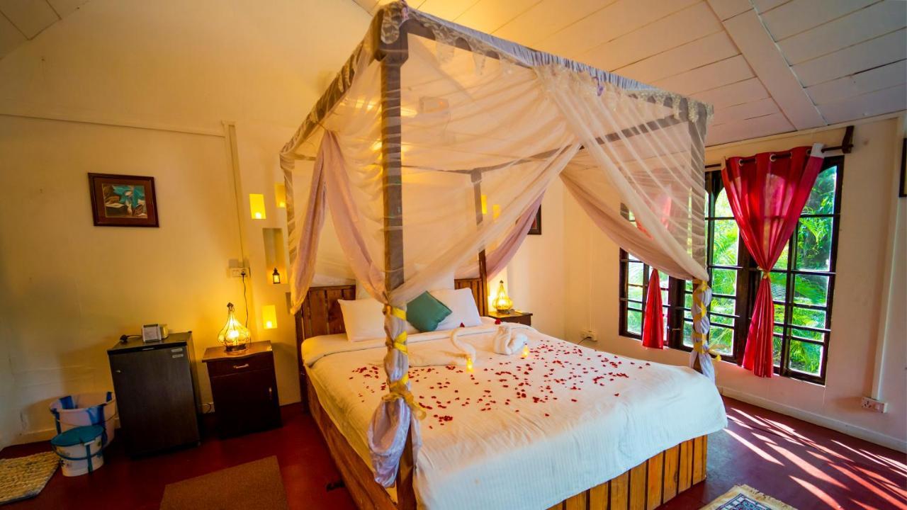 La La Land Resort Goa By Spicy Mango ปาโลเลม ภายนอก รูปภาพ