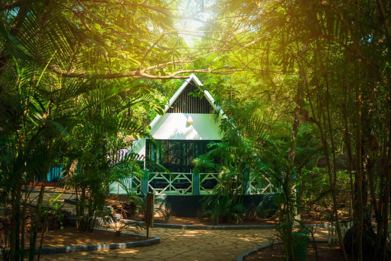 La La Land Resort Goa By Spicy Mango ปาโลเลม ภายนอก รูปภาพ
