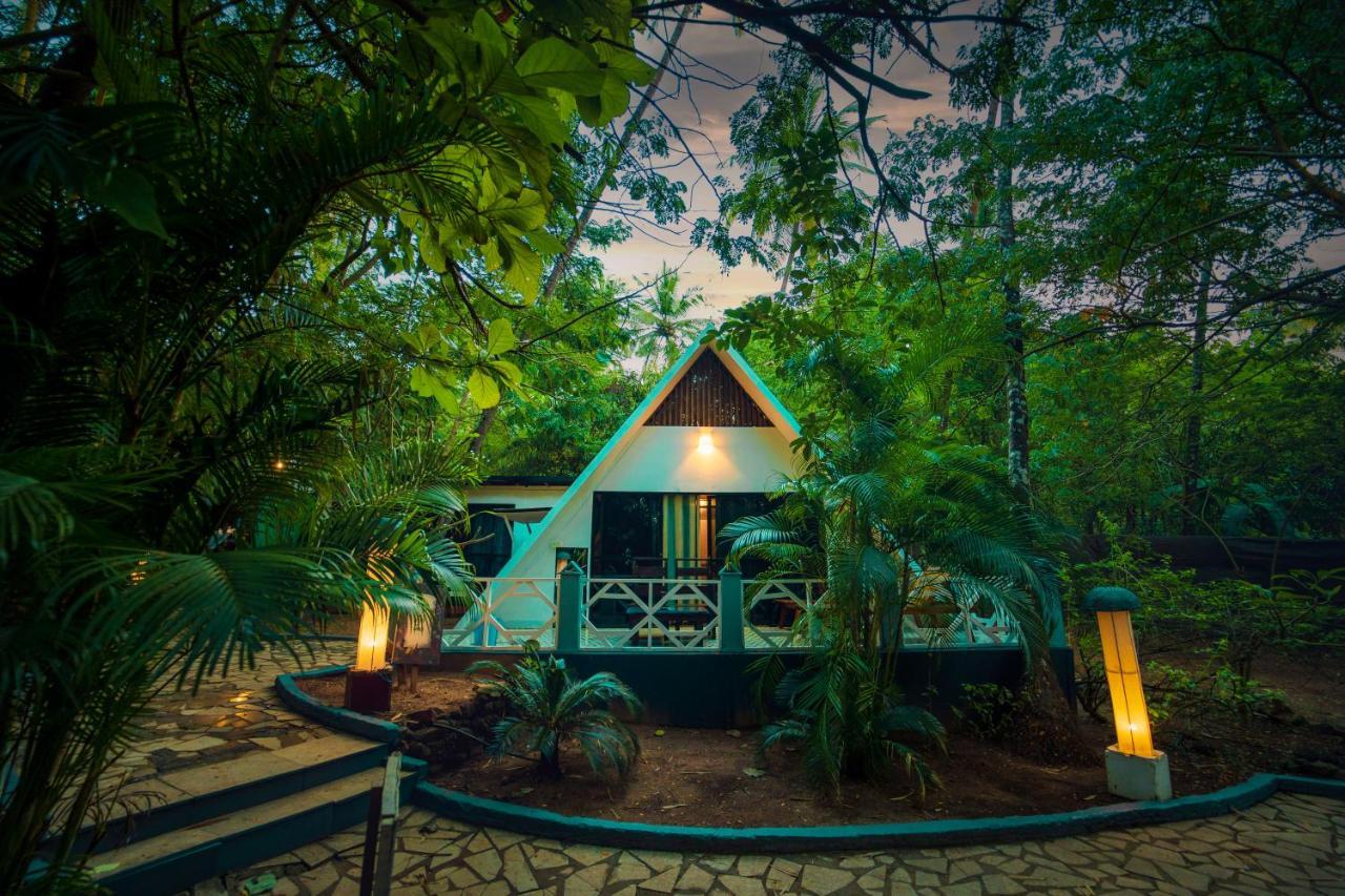 La La Land Resort Goa By Spicy Mango ปาโลเลม ภายนอก รูปภาพ
